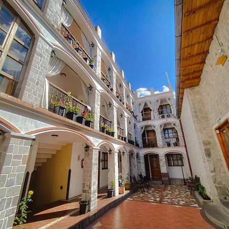 Golden Rest Latacunga Hotel Ngoại thất bức ảnh