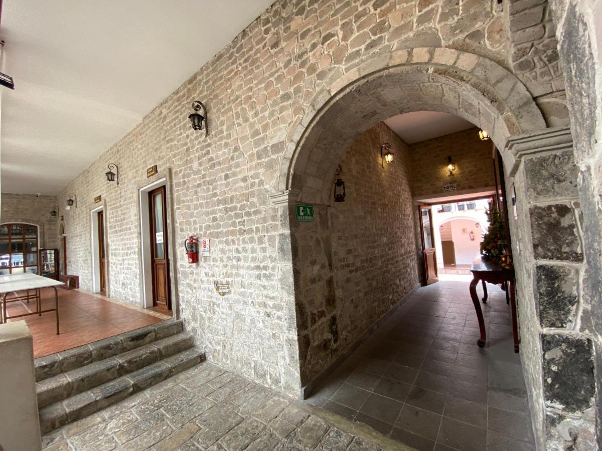 Golden Rest Latacunga Hotel Ngoại thất bức ảnh