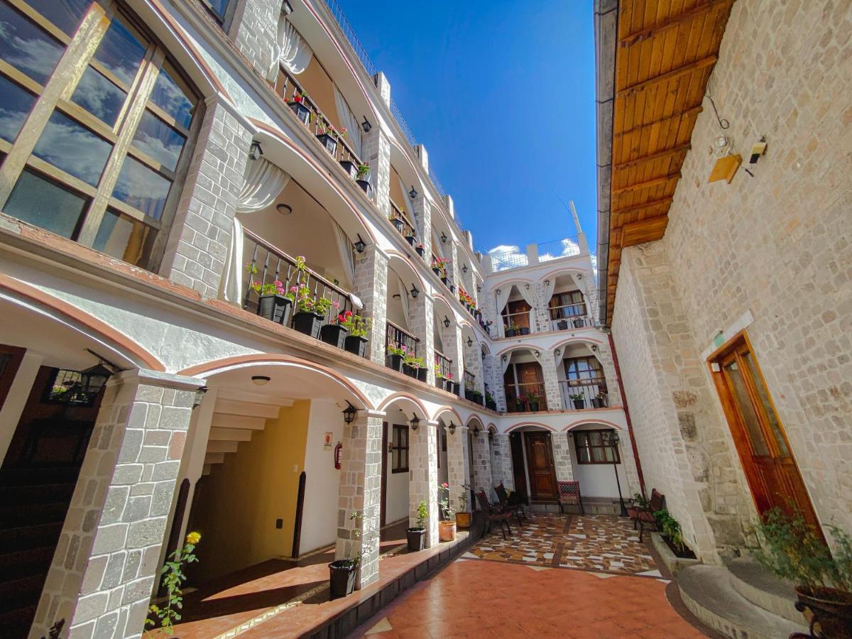 Golden Rest Latacunga Hotel Ngoại thất bức ảnh