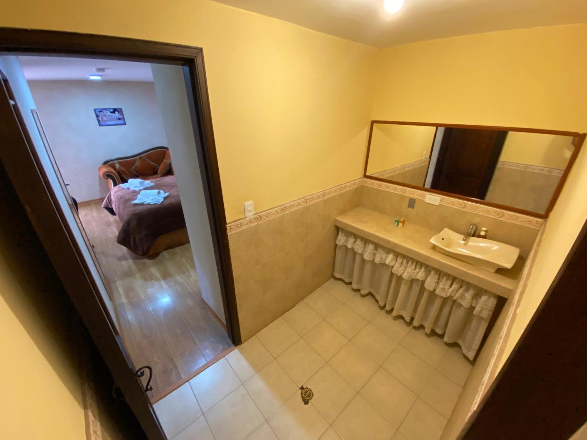 Golden Rest Latacunga Hotel Ngoại thất bức ảnh
