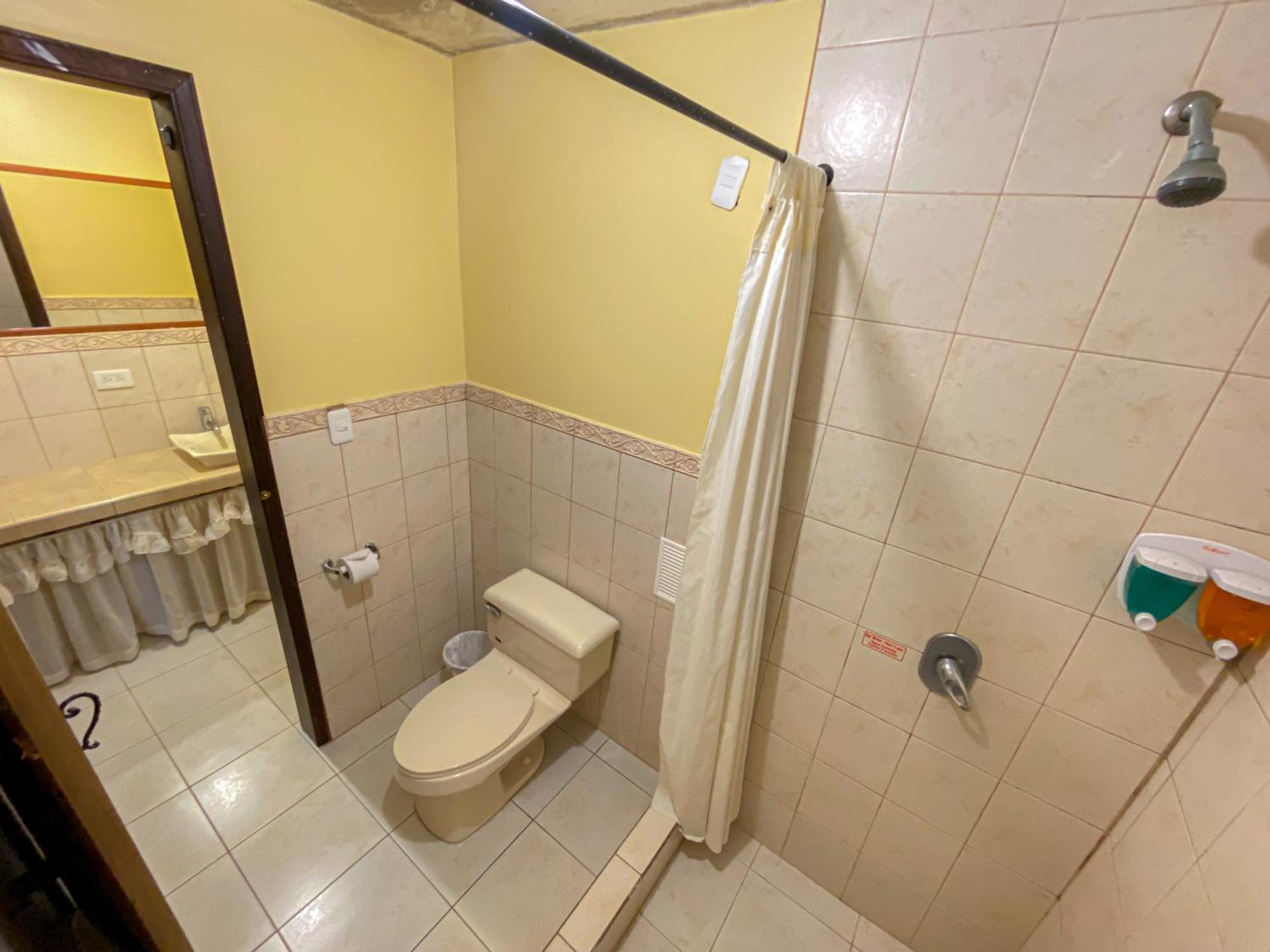 Golden Rest Latacunga Hotel Ngoại thất bức ảnh