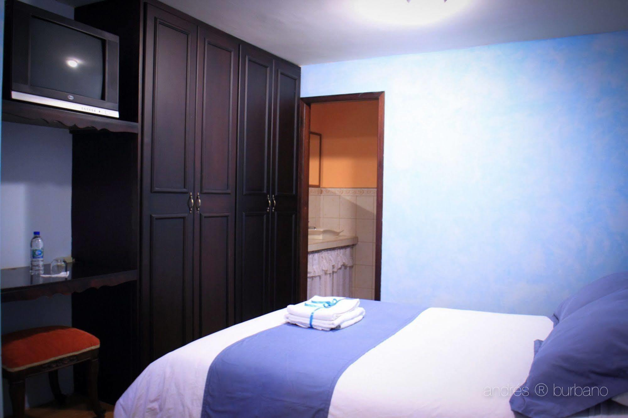 Golden Rest Latacunga Hotel Ngoại thất bức ảnh