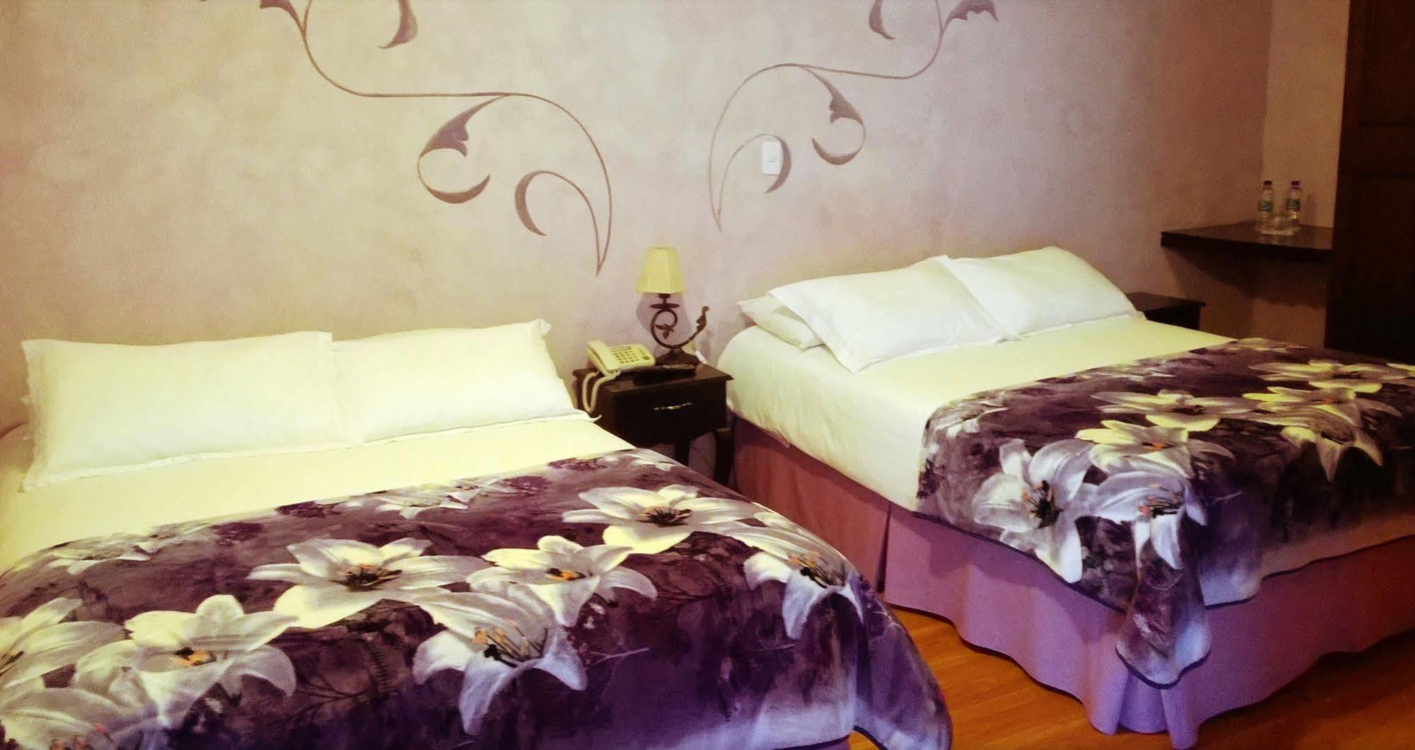 Golden Rest Latacunga Hotel Ngoại thất bức ảnh
